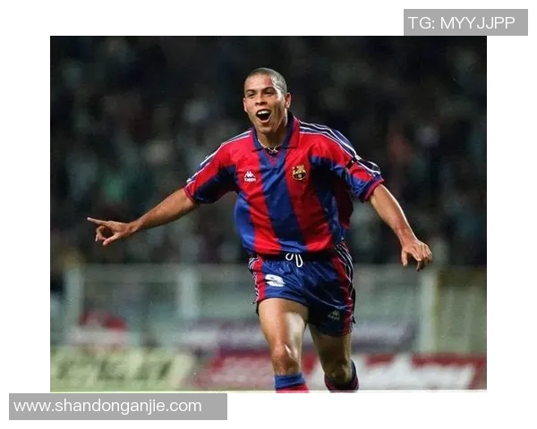 真正的四号足球球星有哪些 足坛四号球员的传奇与成就解析